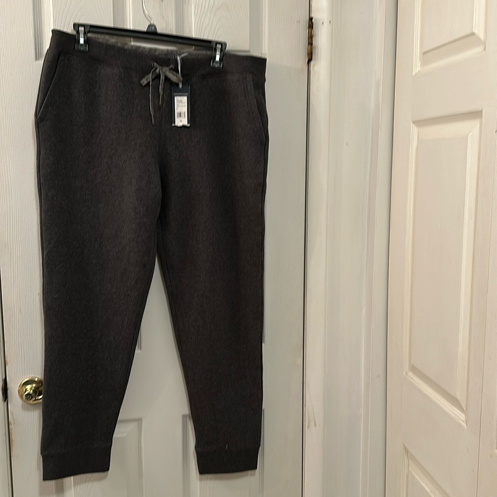 Vineyards vines fleece joggers